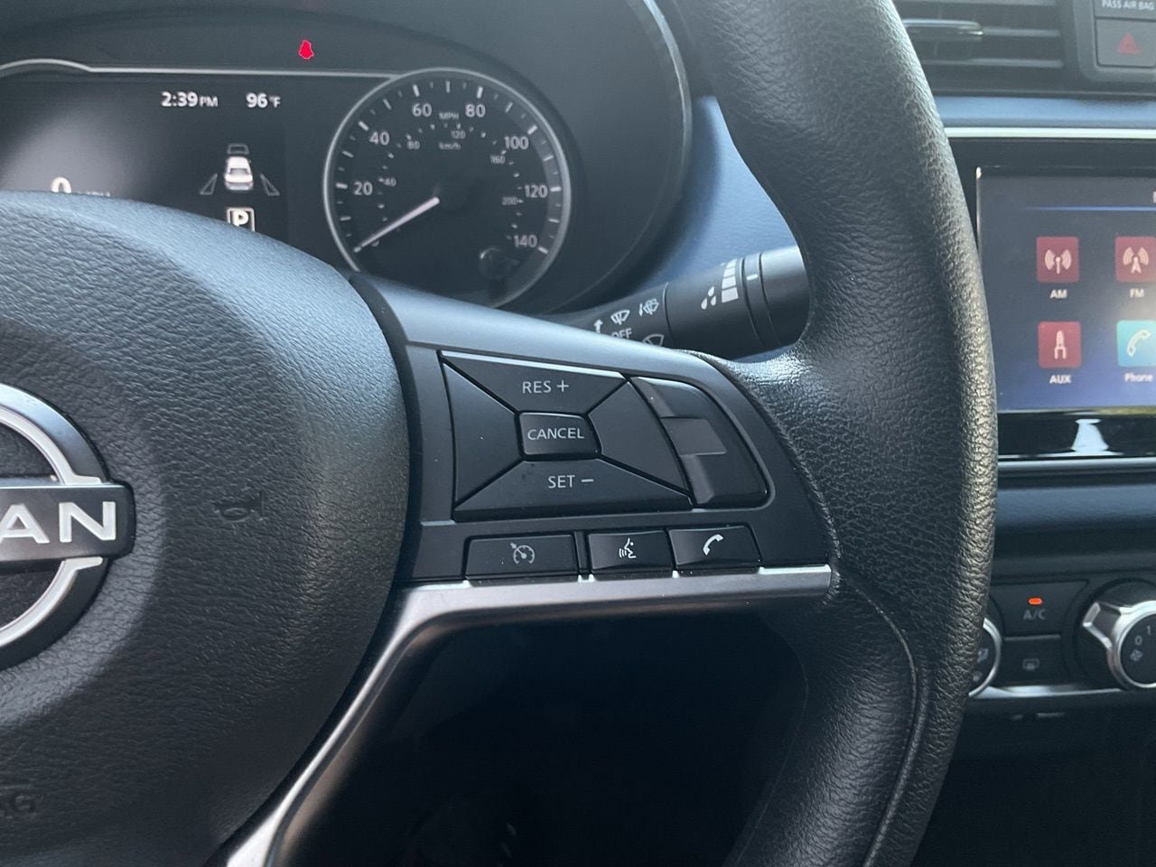 Used 2025 Nissan Versa SV FWD image 29