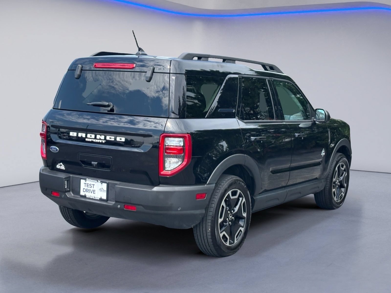 Used 2023 Ford Bronco Sport Outer Banks w/ Tech Package AWD/4WD image 6