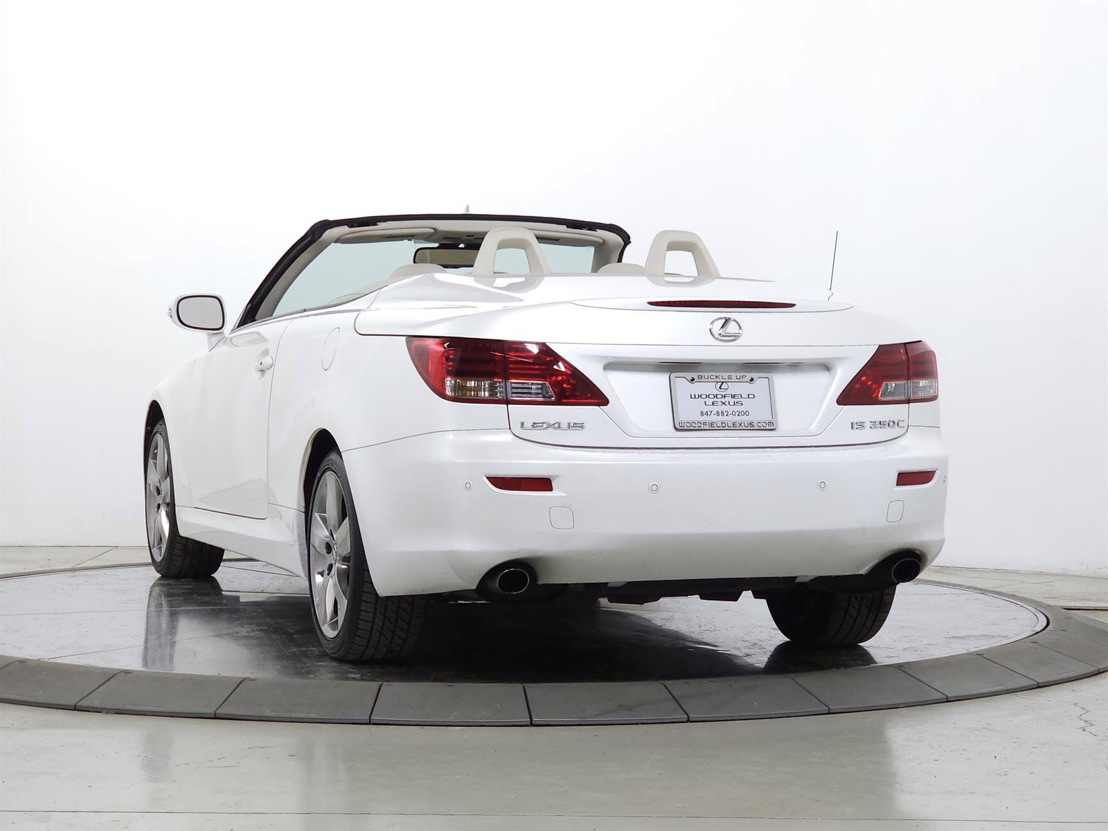 Used 2010 Lexus IS 250C w/ Luxury Pkg RWD image 5