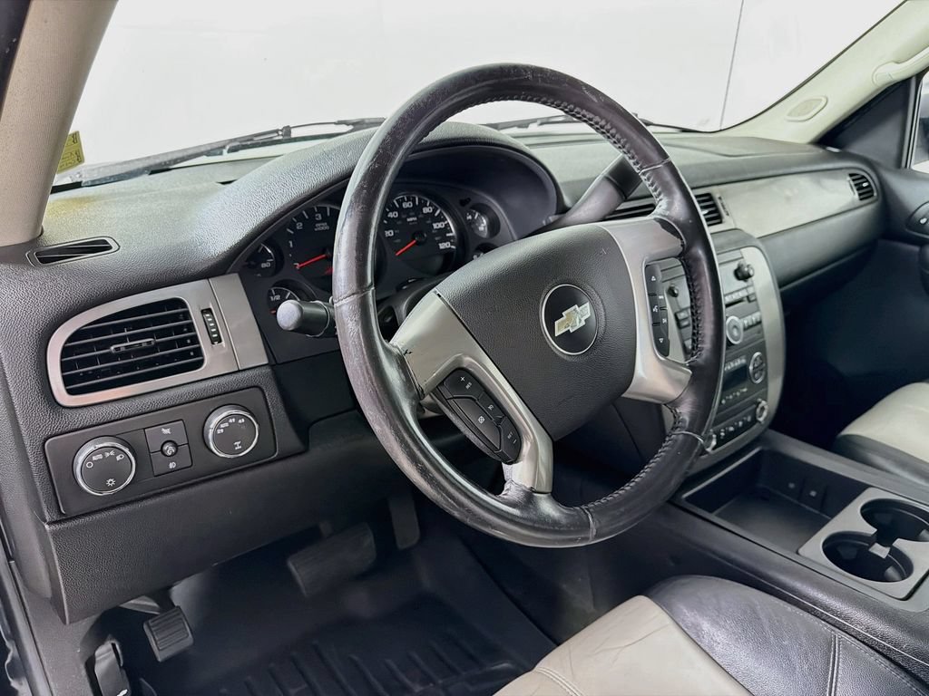 Used 2008 Chevrolet Avalanche LT w/ LT Preferred Equipment Group AWD/4WD image 10