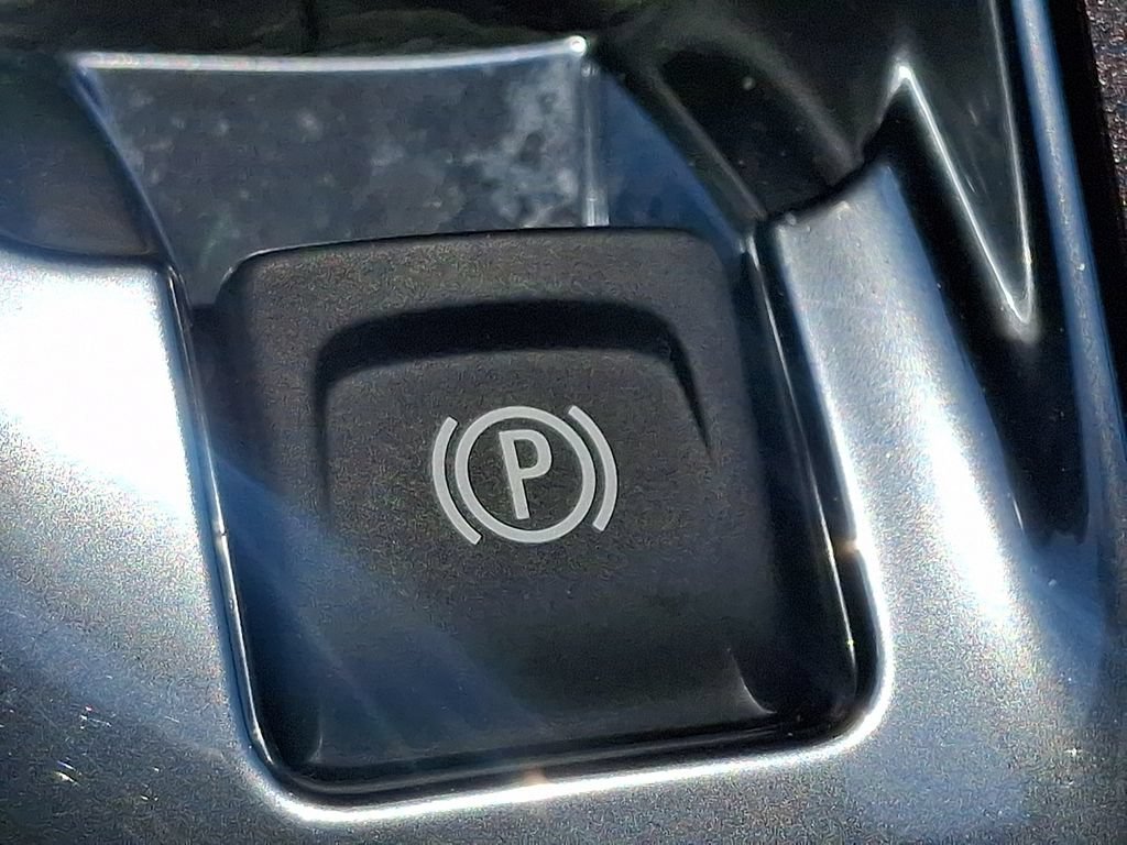 Used 2023 Chevrolet Malibu LS FWD image 23