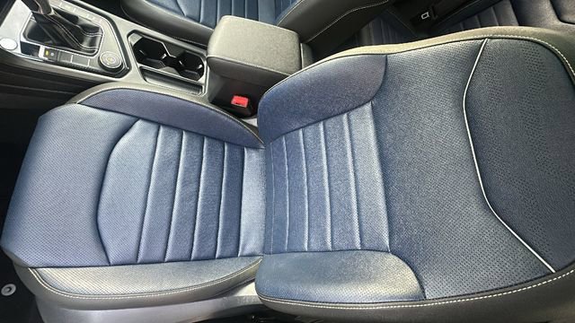 Used 2025 Volkswagen Taos SEL image 24