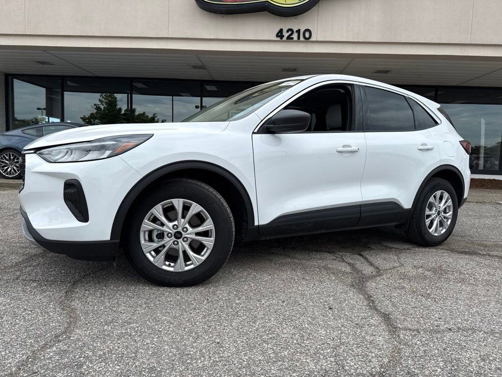 Used 2024 Ford Escape Active w/ Cold Weather Package FWD image 14