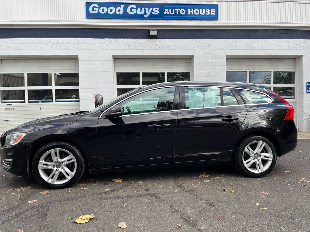 Used 2015 Volvo V60 T5 Platinum image 1