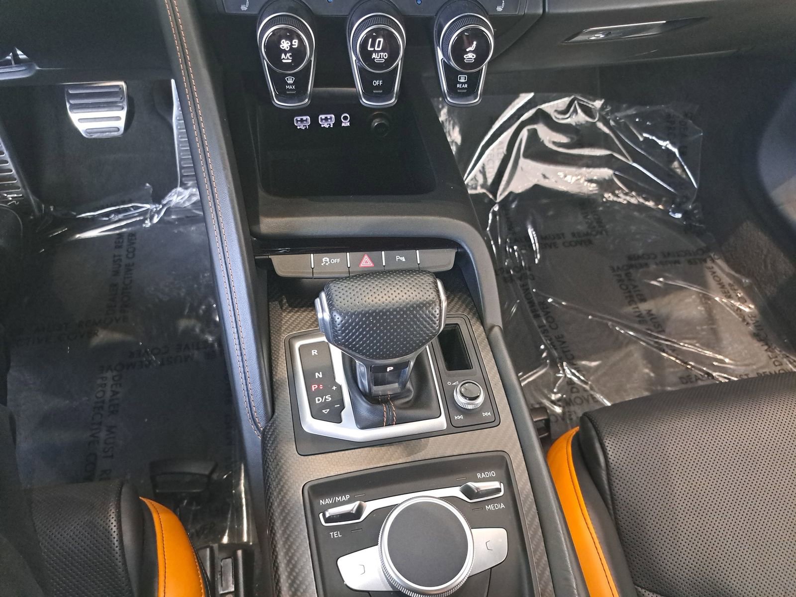 Used 2017 Audi R8 V10 plus w/ Full Leather Package AWD/4WD image 18
