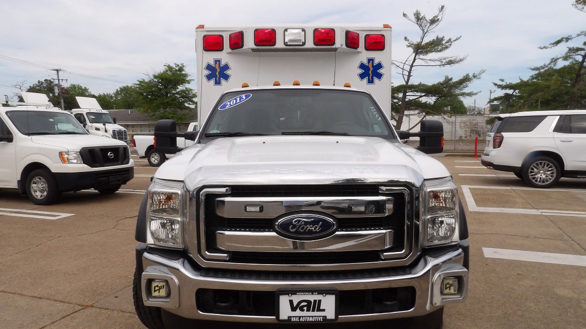 Used 2013 Ford F450 XLT w/ Ambulance Preparation Pkg RWD image 6