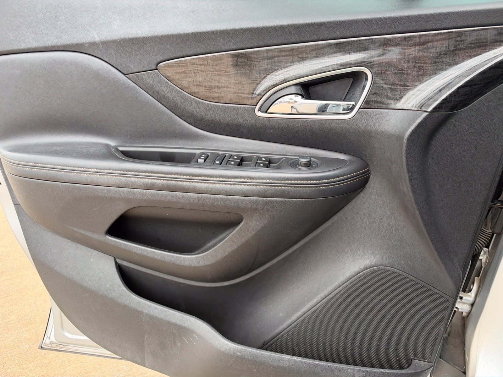 Used 2014 Buick Encore FWD image 11