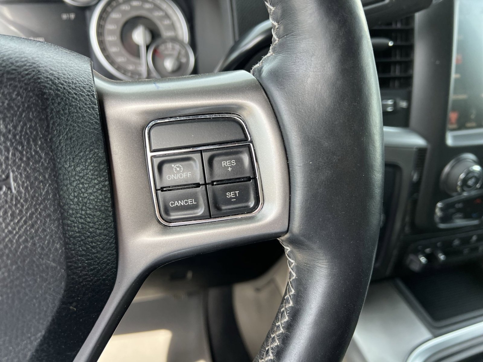 Used 2017 RAM 2500 Limited image 30