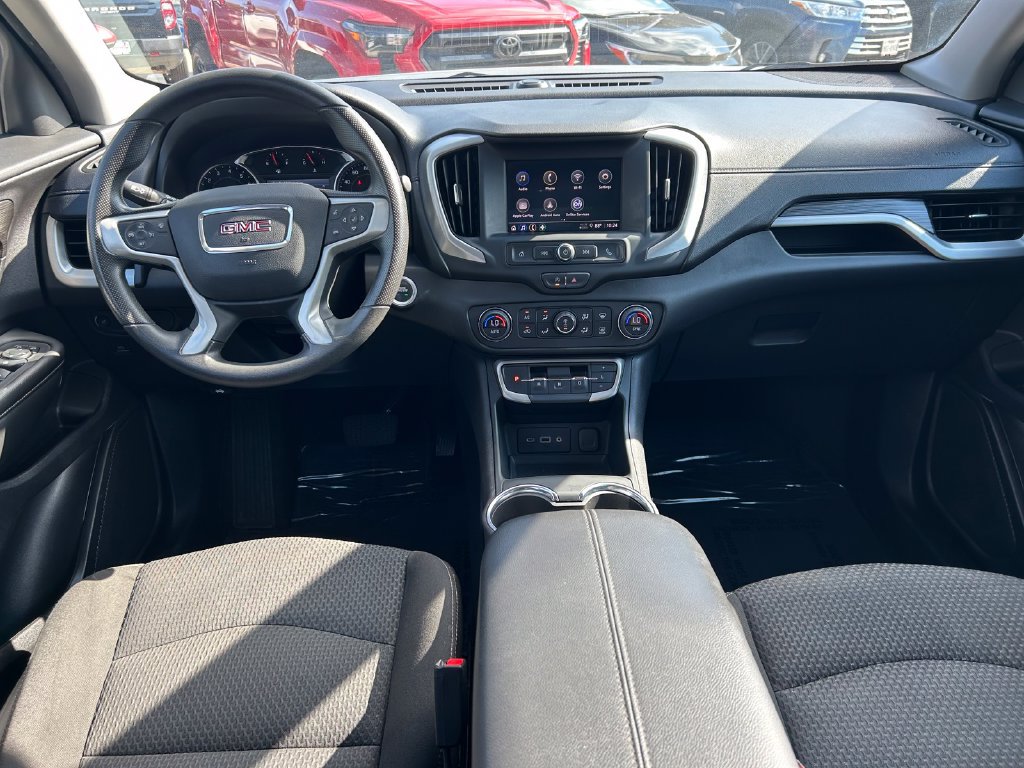 Used 2024 GMC Terrain SLE w/ Driver Convenience Package FWD image 16