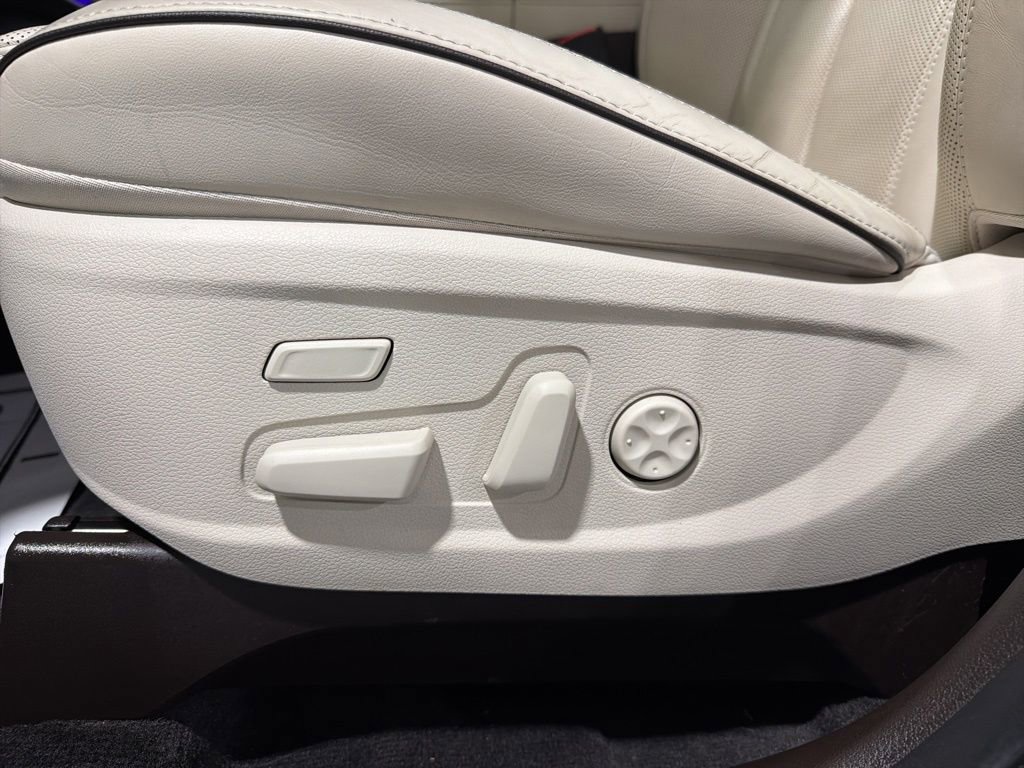 Used 2020 Hyundai Palisade Limited image 24