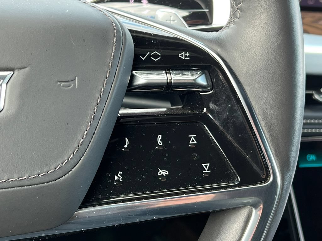 Certified 2025 Cadillac Escalade Sport Platinum w/ LPO, Floor Liner Package AWD/4WD image 27