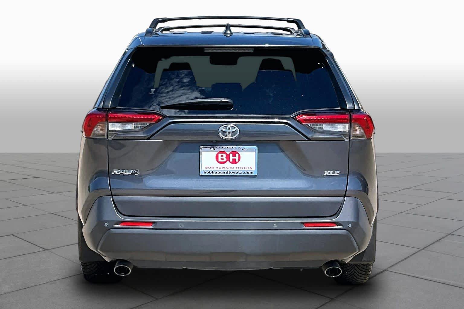 Used 2020 Toyota RAV4 XLE Premium FWD image 5