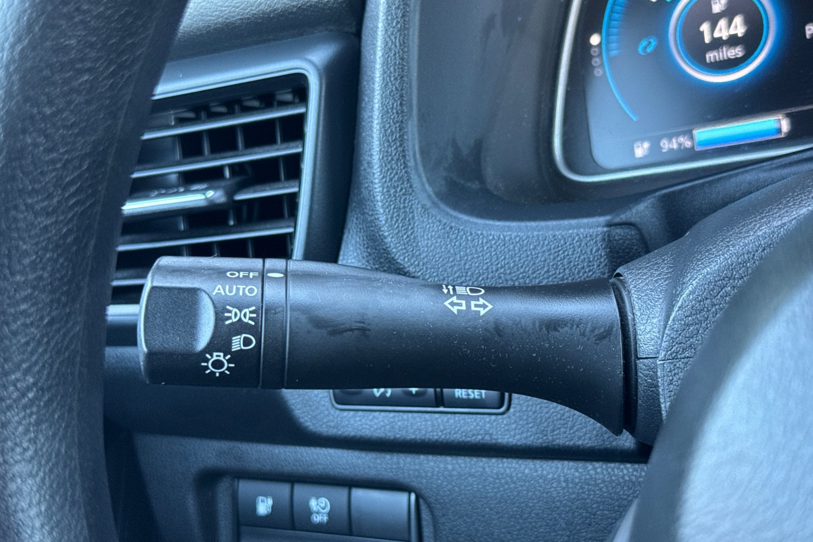 Certified 2025 Nissan Leaf S FWD image 38