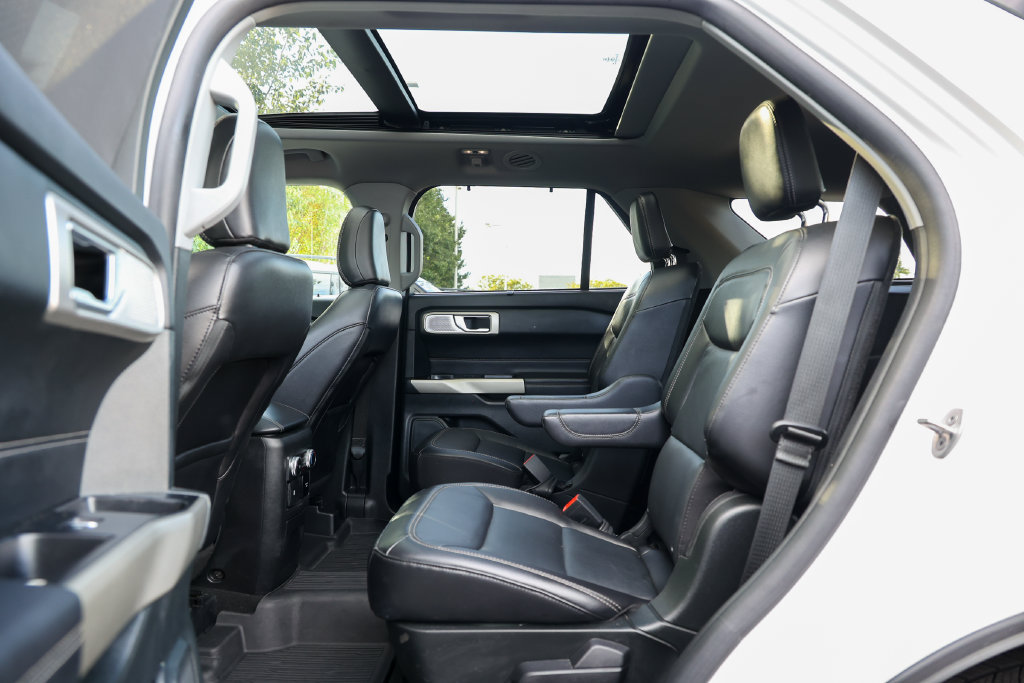 Certified 2023 Ford Explorer Limited w/ Limited Technology Package AWD/4WD image 36