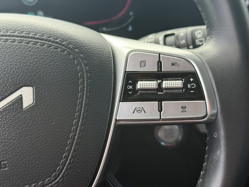 Used 2025 Kia Telluride S AWD/4WD image 18