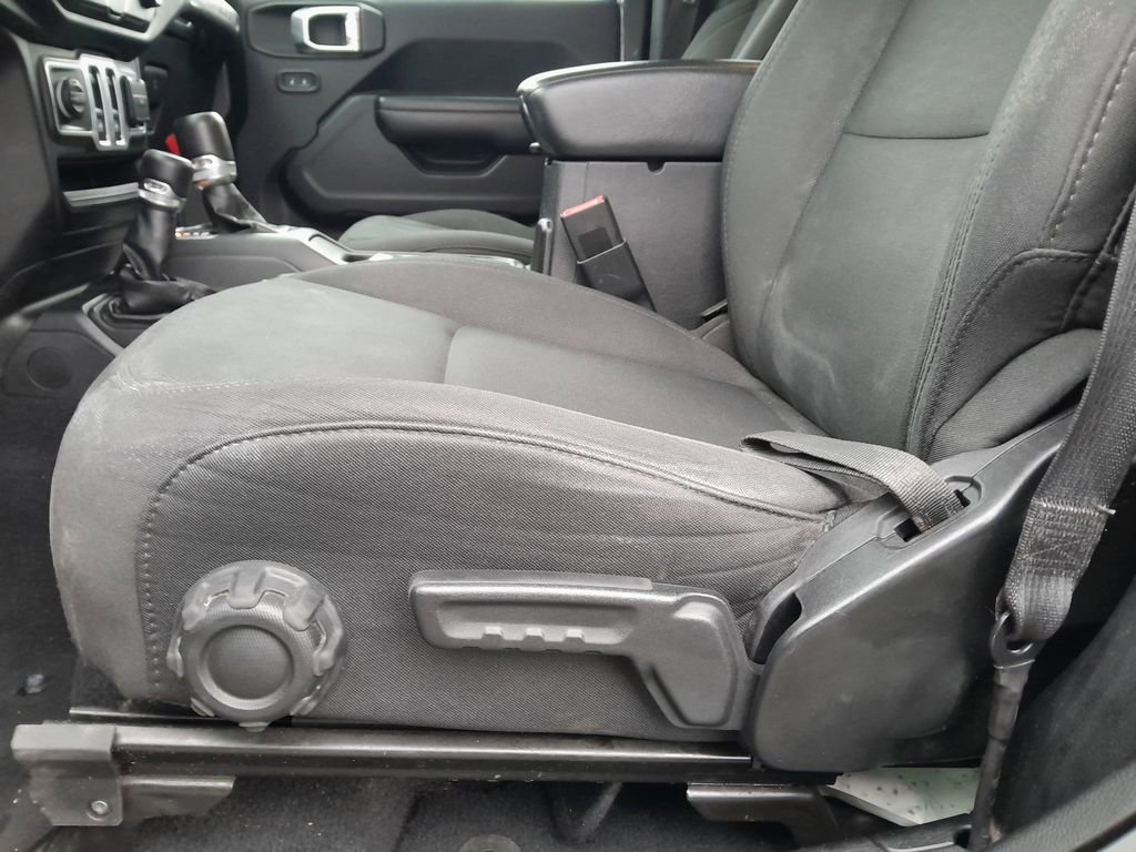 Used 2020 Jeep Wrangler Sport image 12