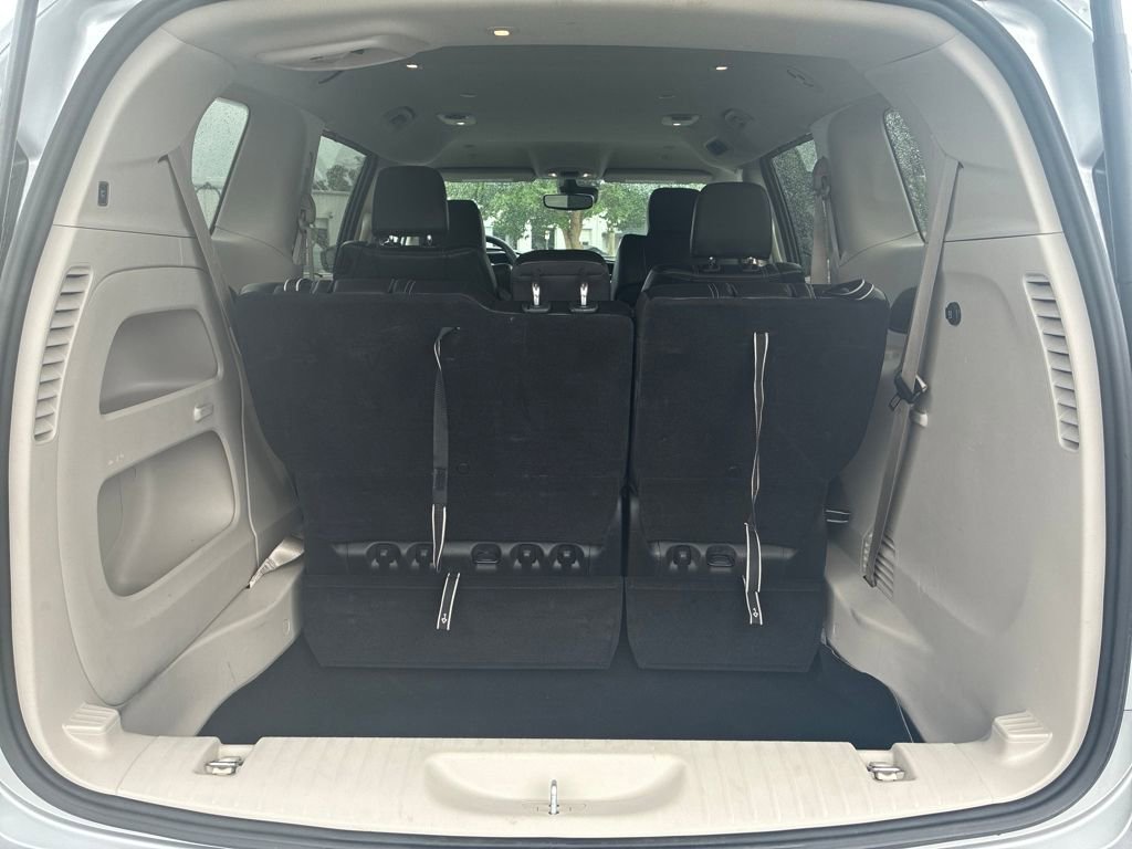 Used 2024 Chrysler Pacifica Touring-L image 22