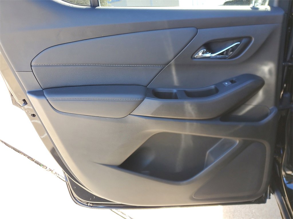 Used 2023 Chevrolet Traverse Premier w/ Redline Edition image 14