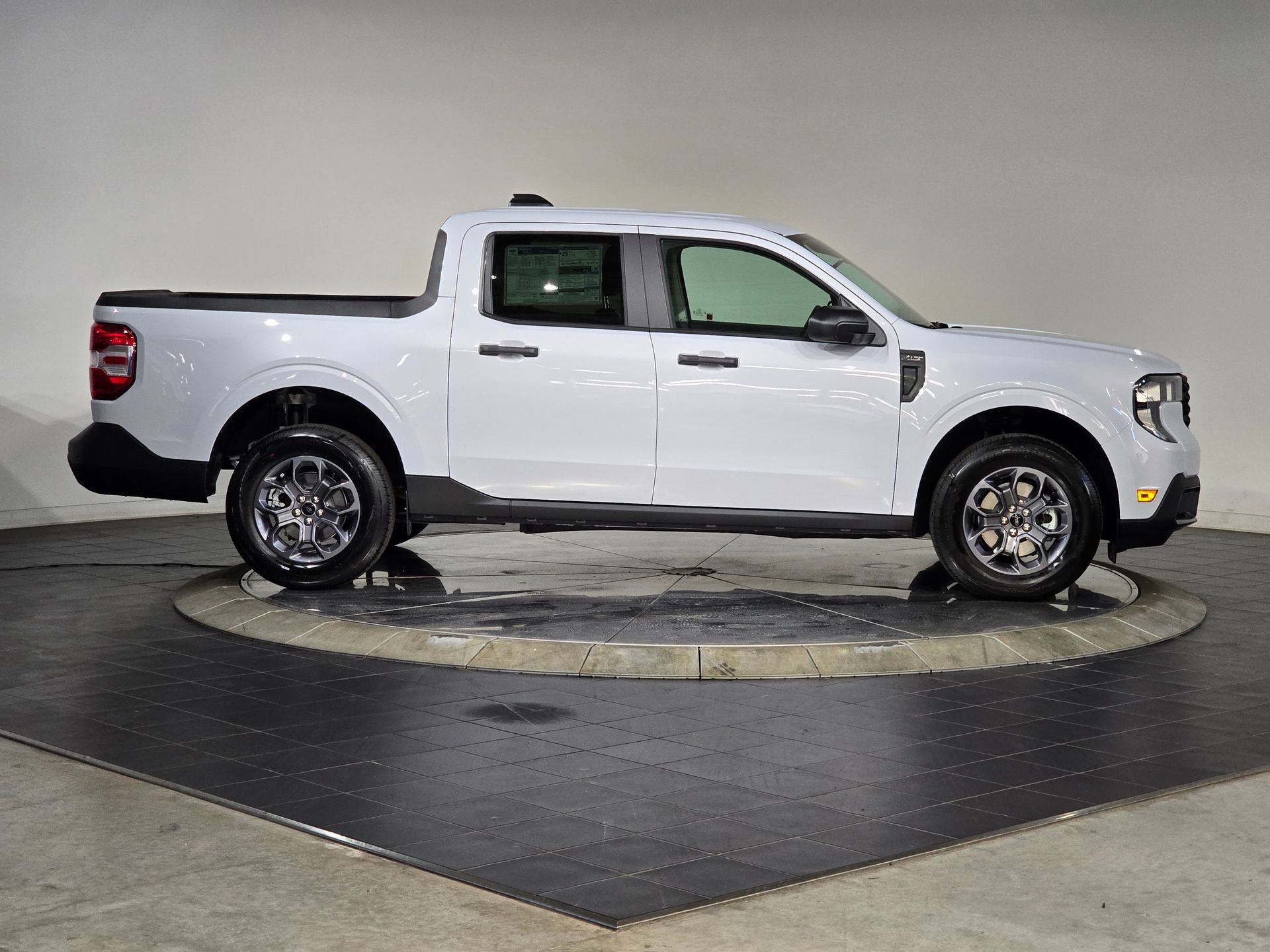 New 2025 Ford Maverick XLT image 5