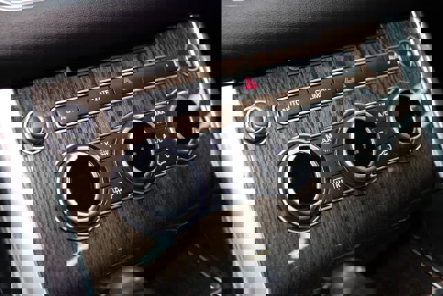 Used 2016 Land Rover Range Rover Sport SE image 17