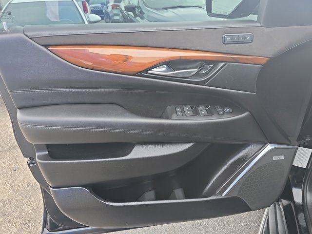 Used 2018 Cadillac Escalade ESV Premium Luxury image 27