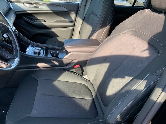 New 2027 Jeep Grand Cherokee Laredo AWD/4WD image 11