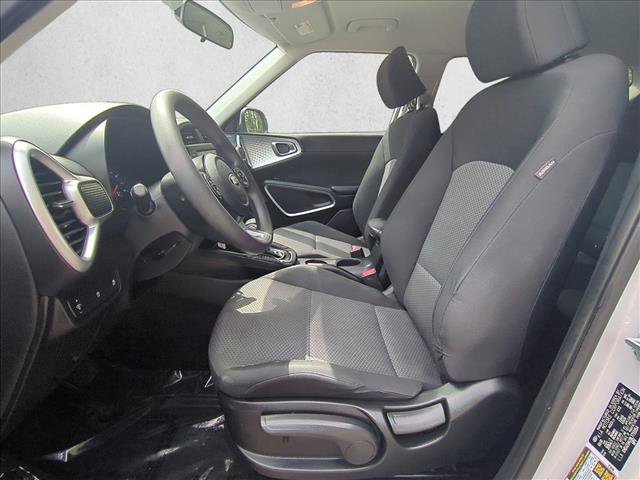 Used 2020 Kia Soul LX FWD image 16