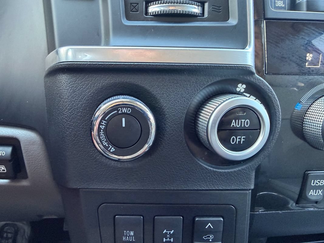 Used 2018 Toyota Sequoia Platinum AWD/4WD image 39
