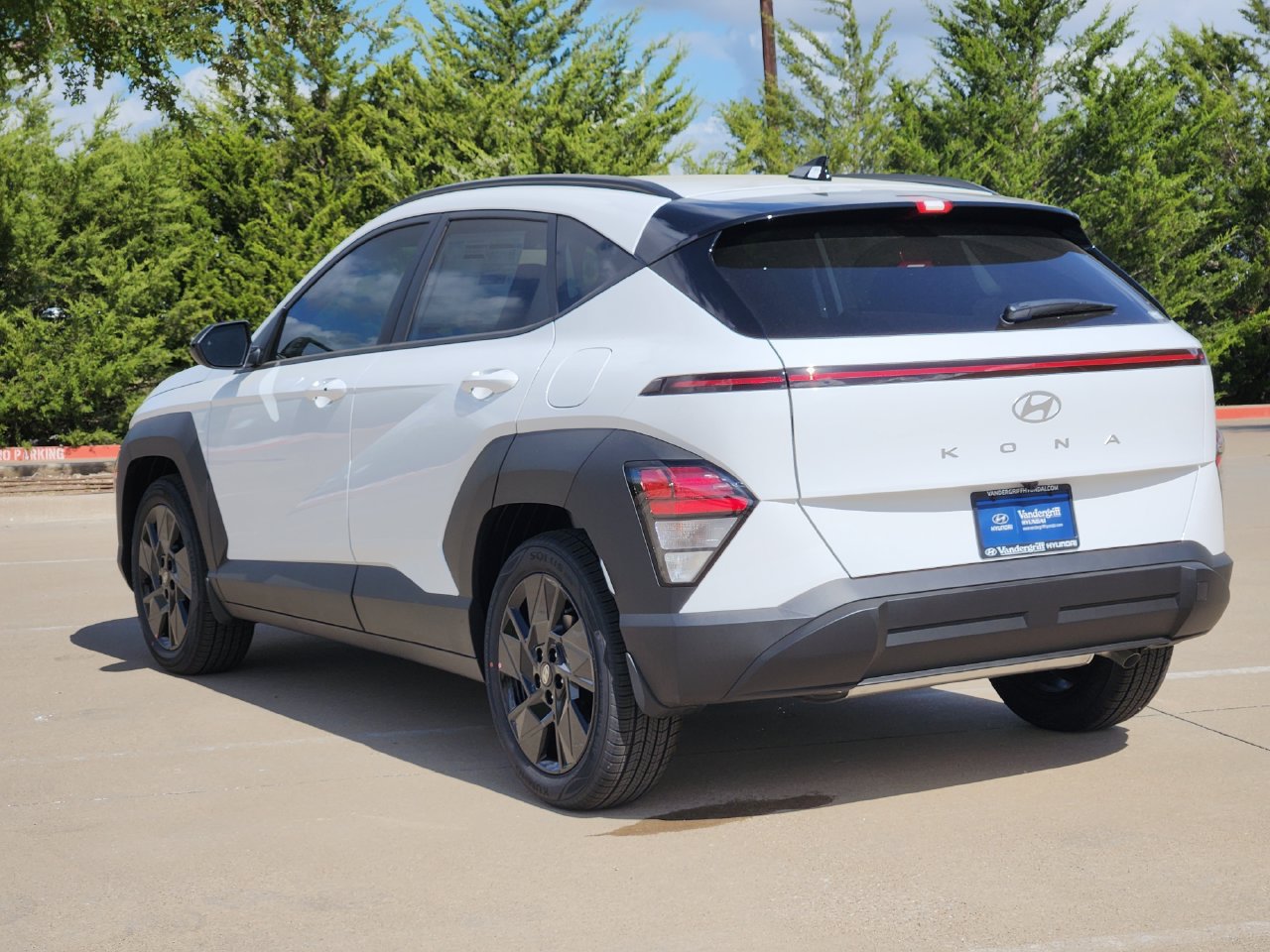 New 2027 Hyundai Kona SEL Sport FWD image 3