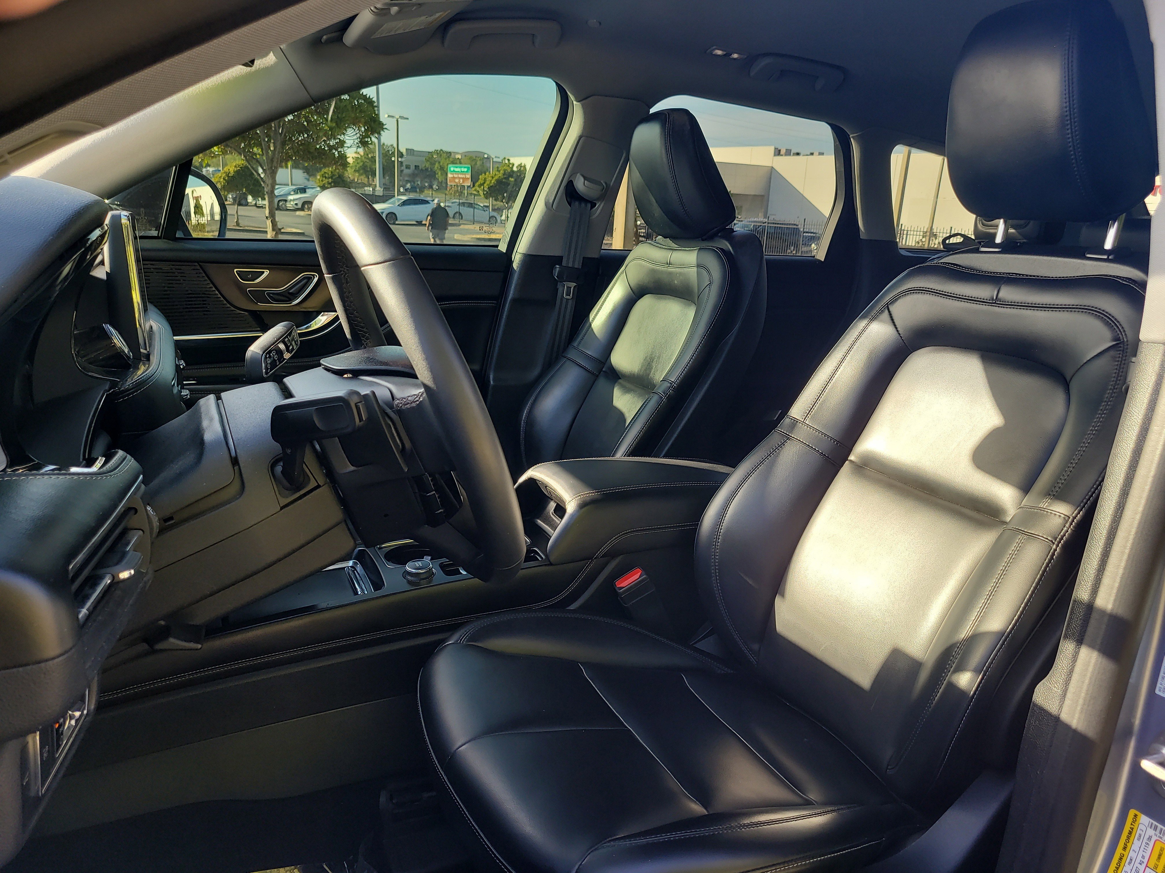 Used 2022 Lincoln Corsair FWD w/ Towing Package image 21