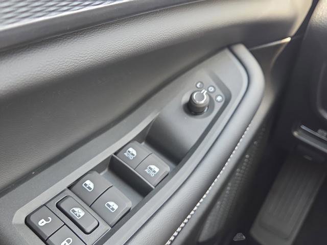 New 2025 Jeep Grand Cherokee Altitude image 30