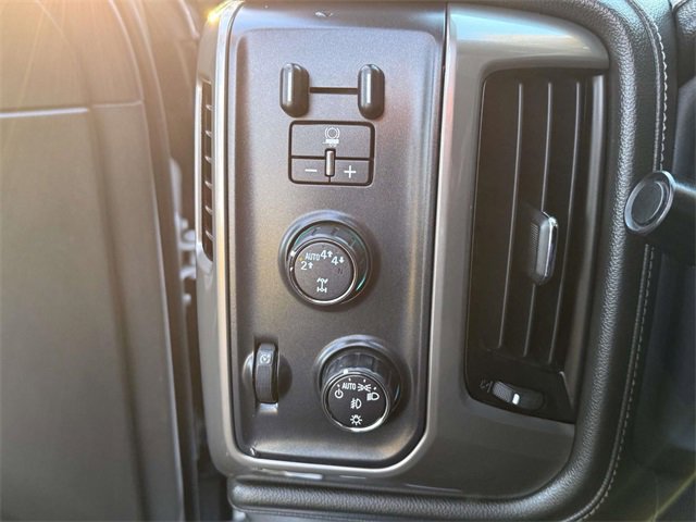 Used 2017 Chevrolet Silverado 1500 High Country image 18