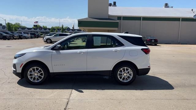 Used 2023 Chevrolet Equinox LS w/ Driver Confidence II Package FWD image 5