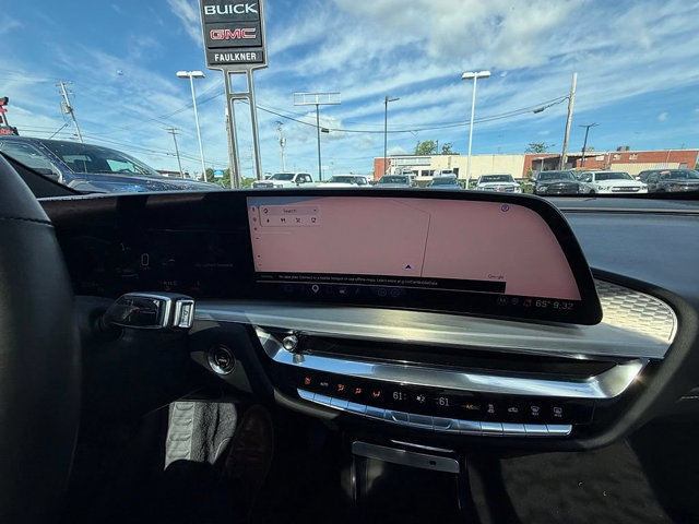 Used 2024 Cadillac Lyriq Luxury w/ LPO, Floor Liner Package AWD/4WD image 38