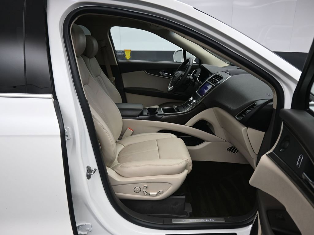 Used 2020 Lincoln Nautilus Reserve w/ Equipment Group 201A FWD image 48