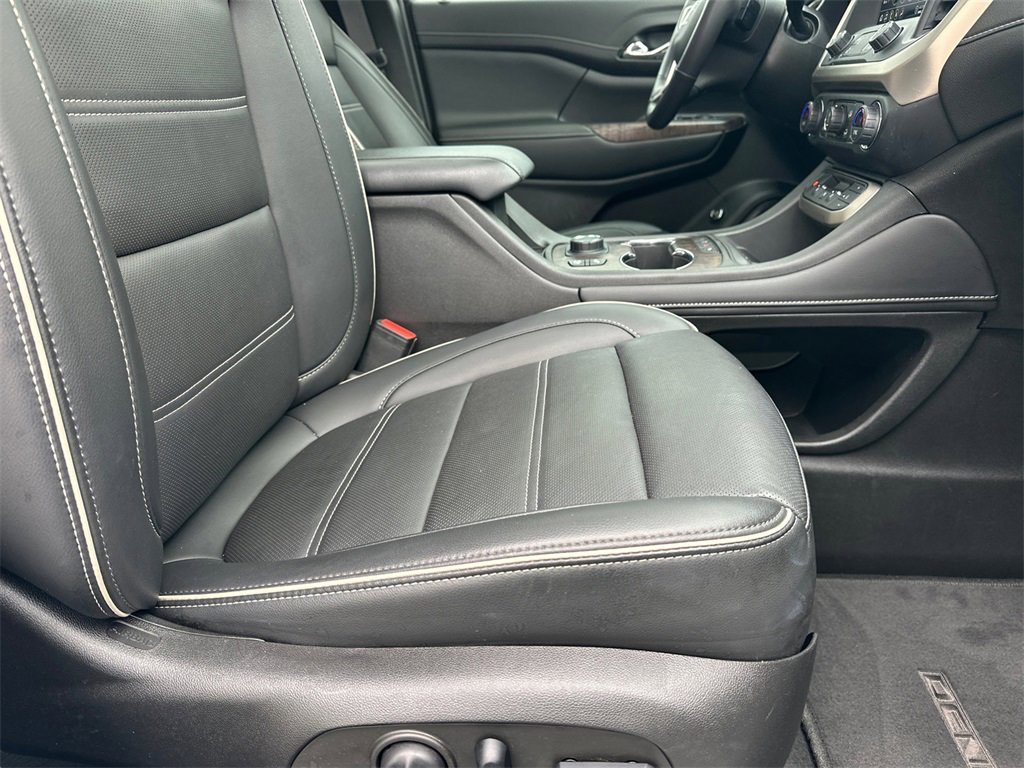 Used 2022 GMC Acadia Denali w/ Denali Ultimate Package image 14