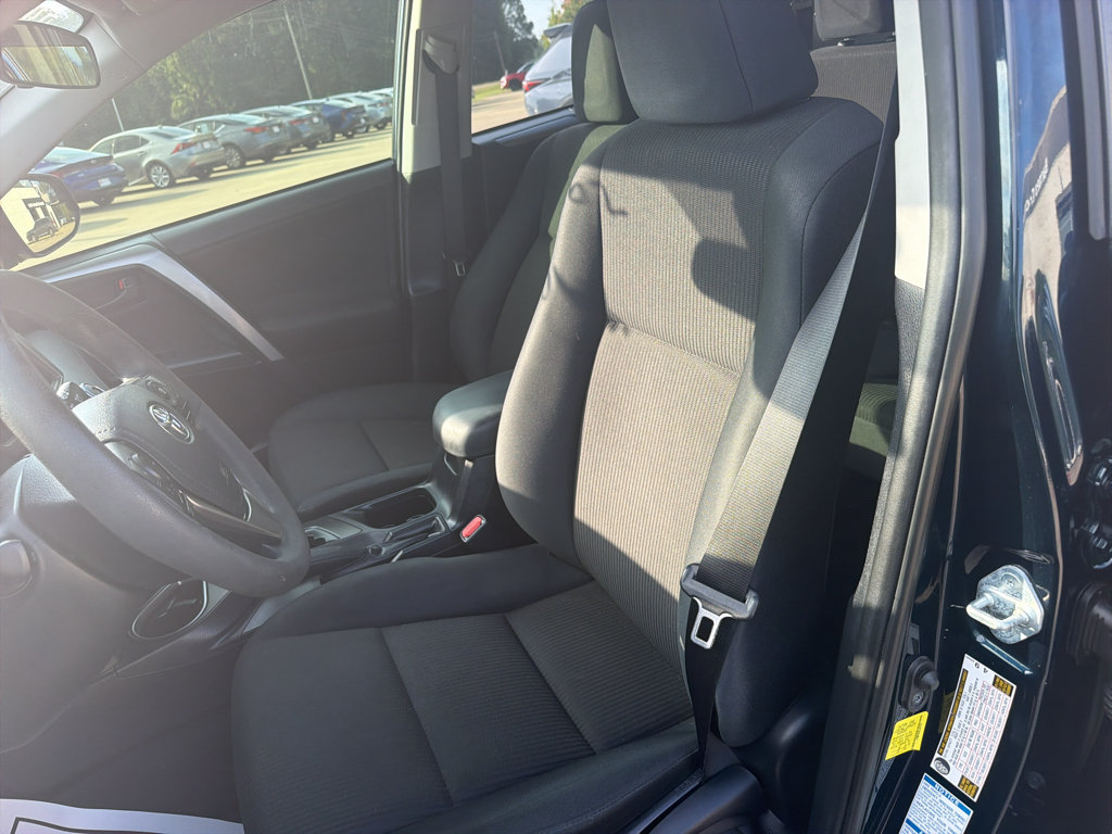 Used 2018 Toyota RAV4 LE w/ All Weather Liner Package AWD/4WD image 10