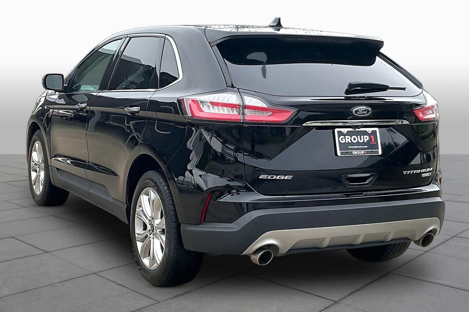 Used 2019 Ford Edge Titanium w/ Cold Weather Package AWD/4WD image 12
