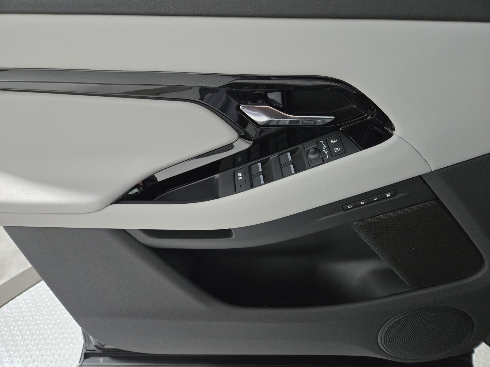 New 2026 Land Rover Range Rover Evoque S image 22