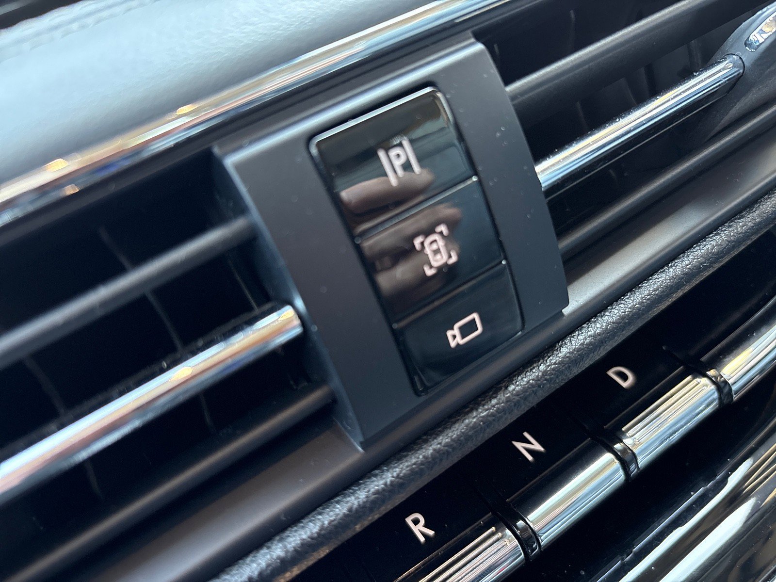 Used 2020 Lincoln Corsair AWD w/ Elements Package image 22