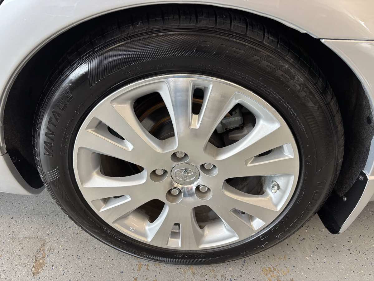 Used 2009 Toyota Avalon XLS FWD image 27