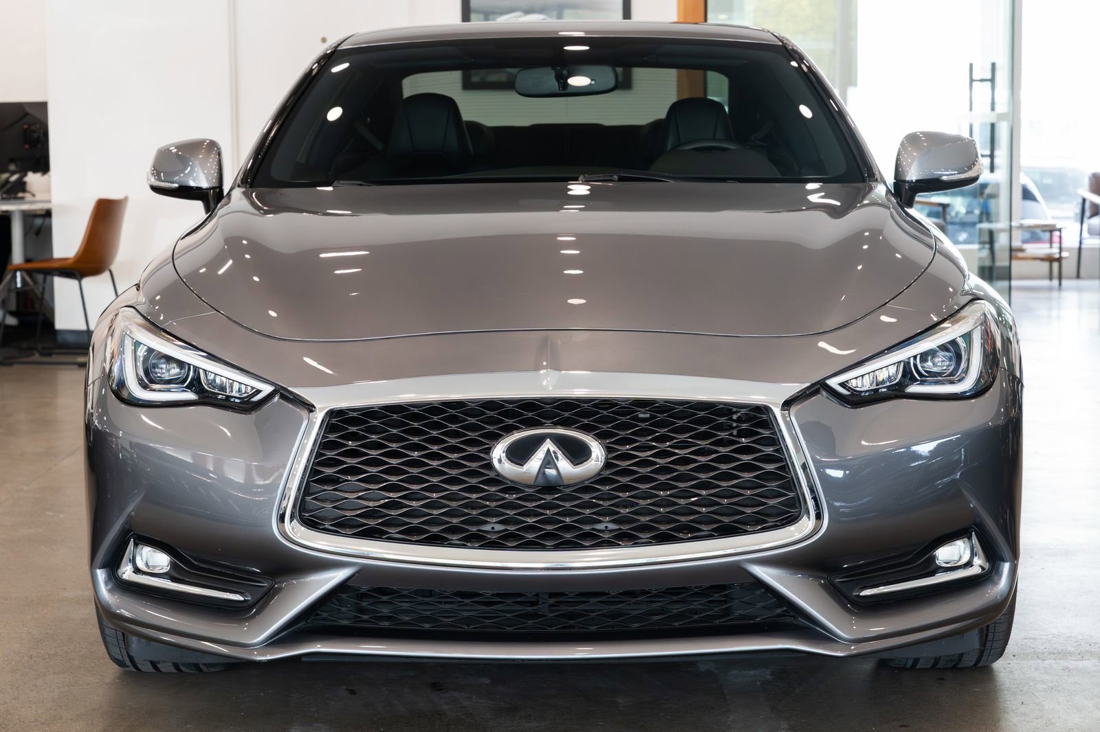 Used 2017 INFINITI Q60 Red Sport 400 image 2