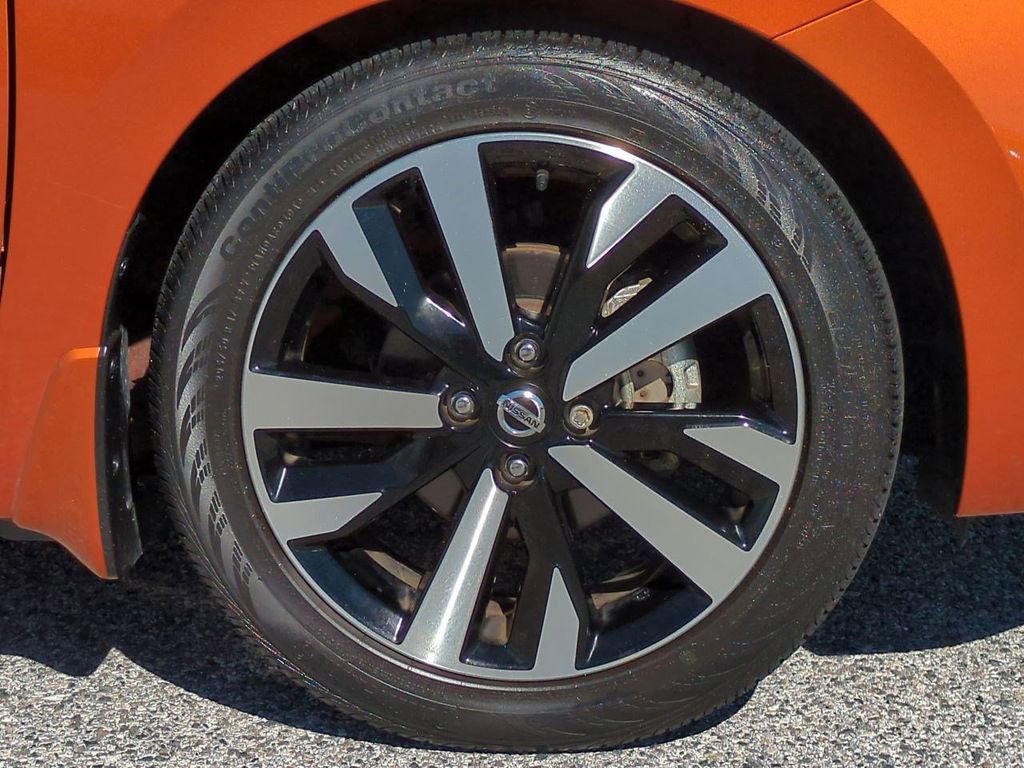 Certified 2022 Nissan Versa SR w/ Convenience Package image 11