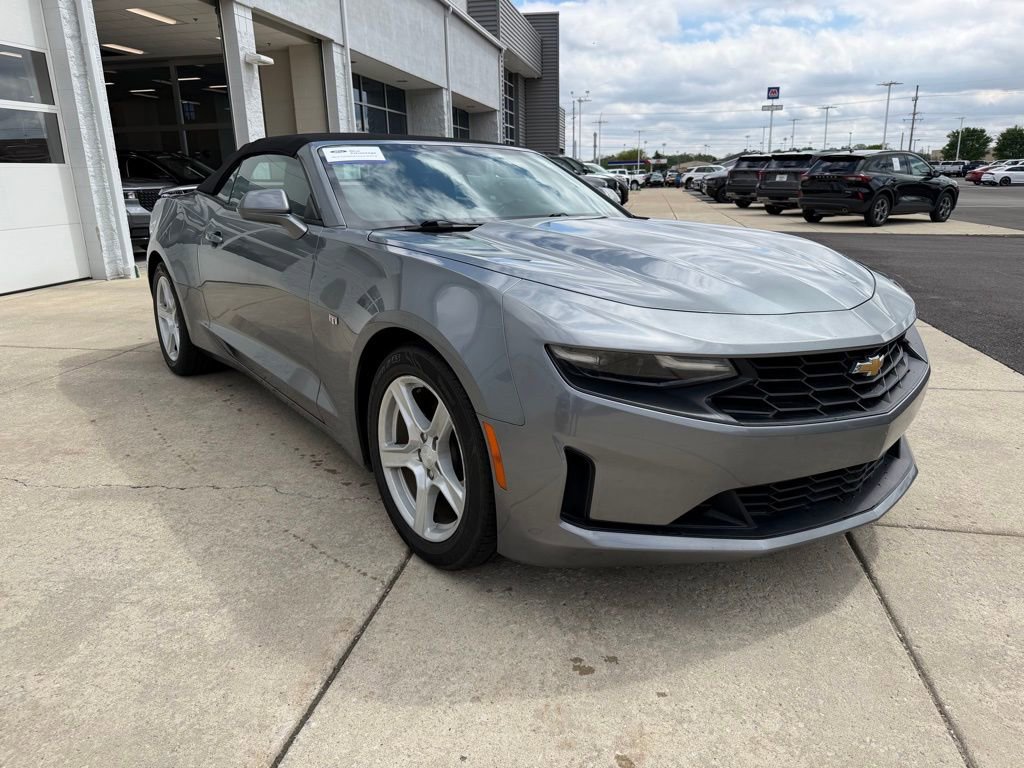 Used 2020 Chevrolet Camaro LT RWD image 3