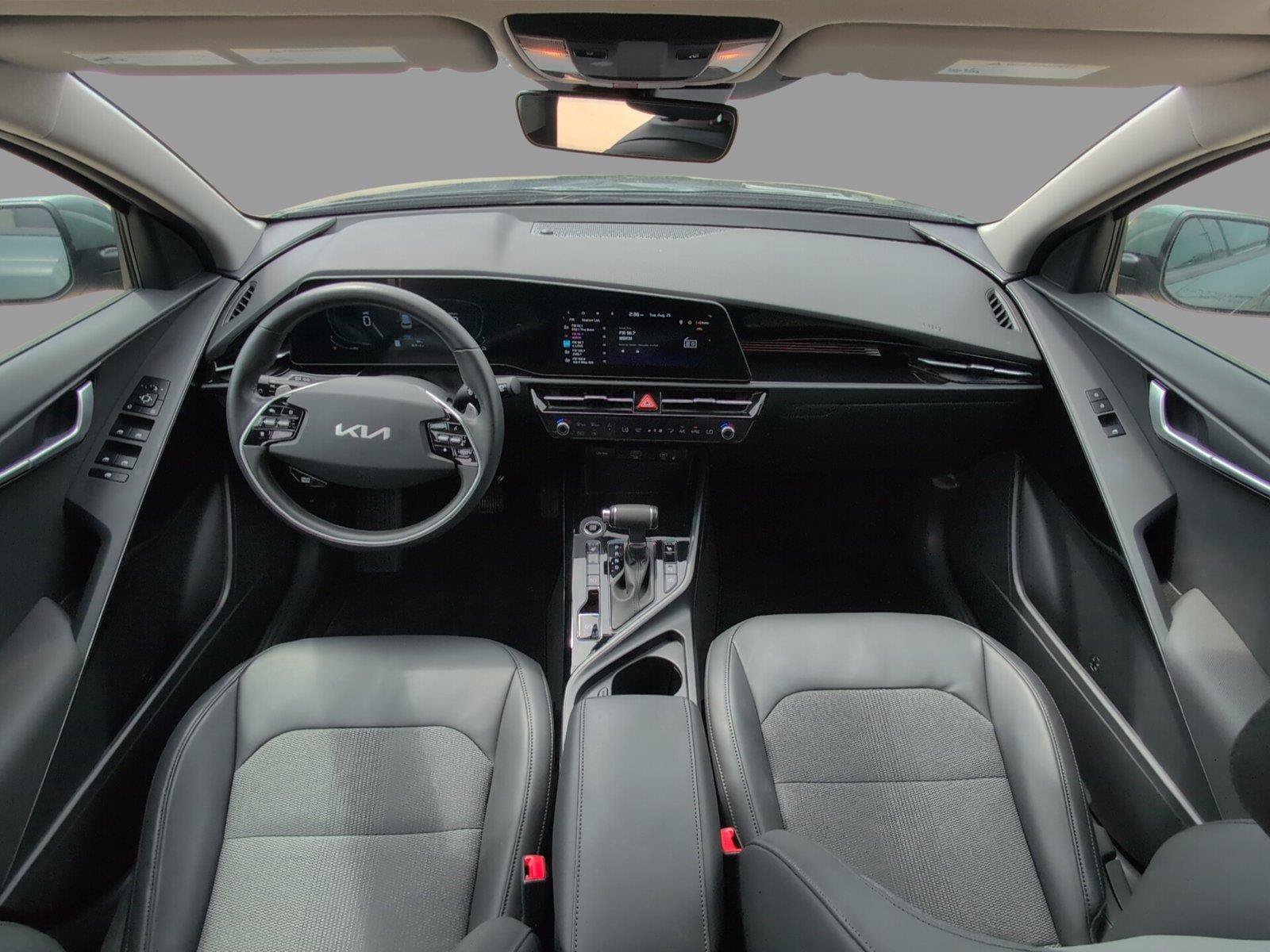 Used 2024 Kia Niro EX FWD image 26