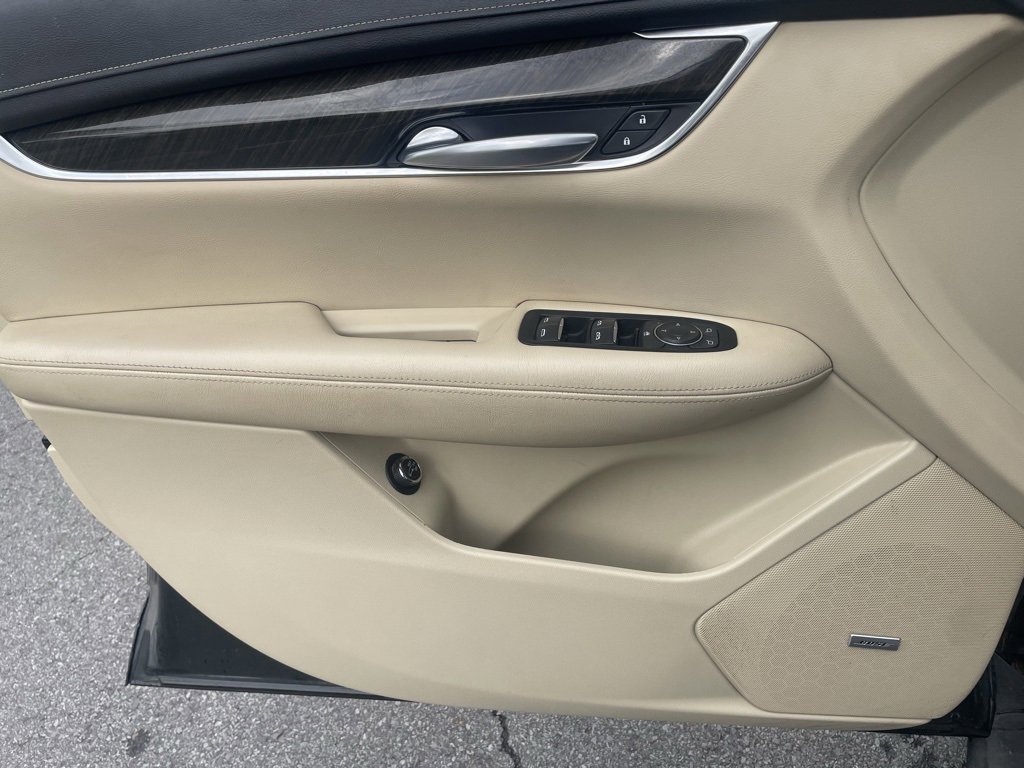 Used 2019 Cadillac XT5 FWD image 19
