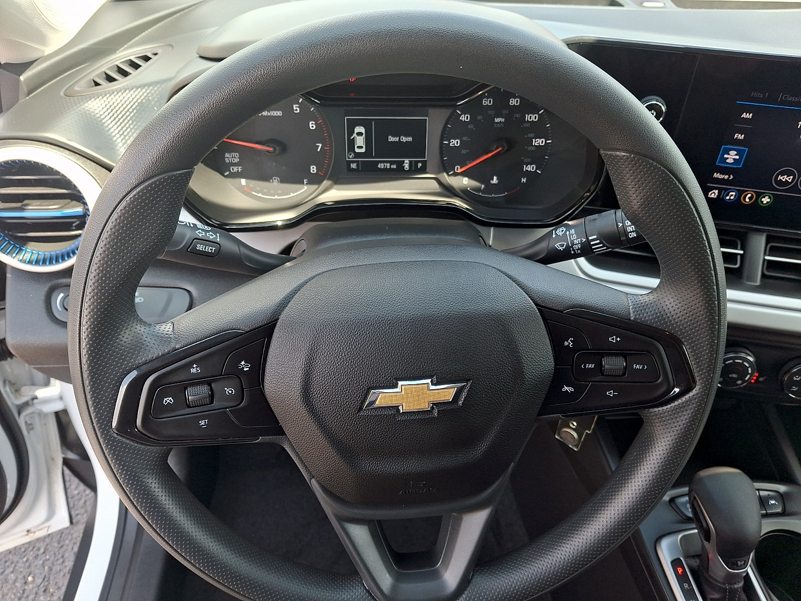Used 2024 Chevrolet Trax LS w/ LS Convenience Package FWD image 18