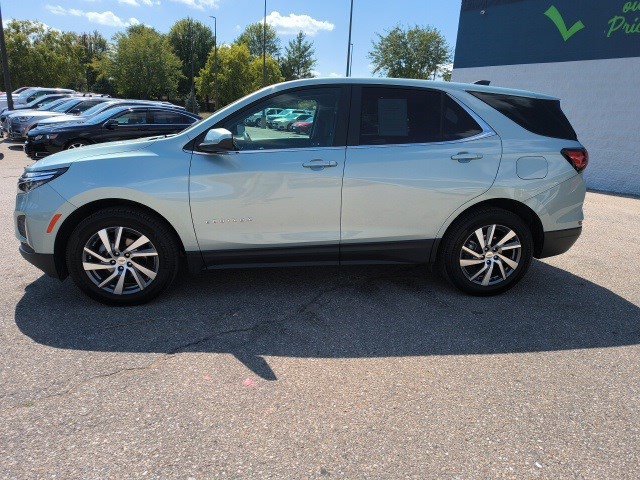 Used 2022 Chevrolet Equinox LT image 2