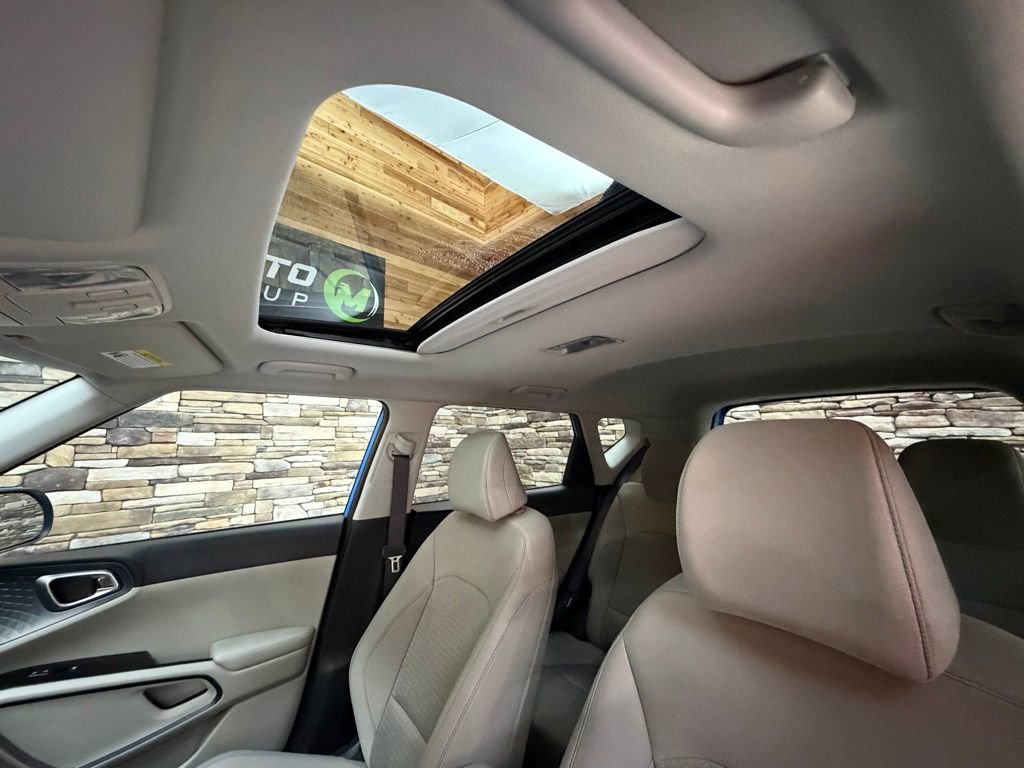 Used 2023 Kia Soul EX image 24