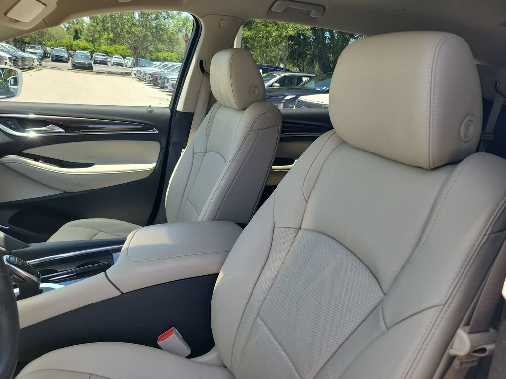 Used 2020 Buick Enclave Essence w/ Sound and Sites Package FWD image 16